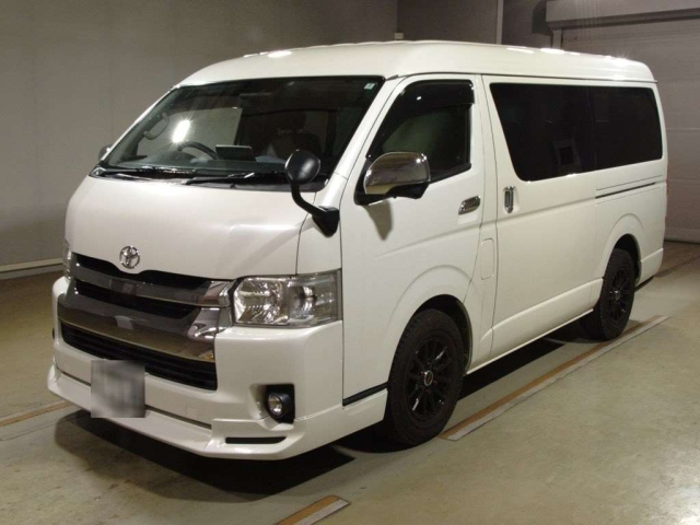 TOYOTA HIACE 2018