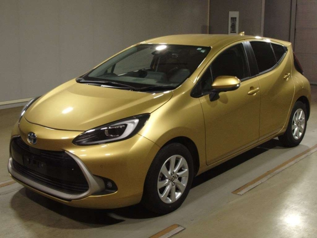 TOYOTA AQUA 2022