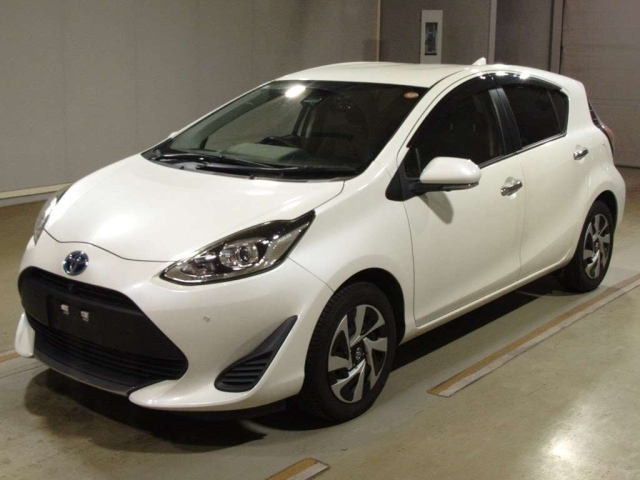 TOYOTA AQUA 2021