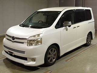 TOYOTA VOXY 2009