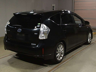TOYOTA PRIUS ALPHA 2012