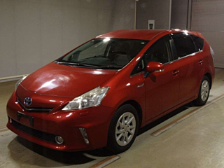 TOYOTA PRIUS ALPHA 2013