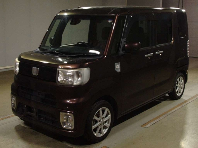 DAIHATSU WAKE 2016