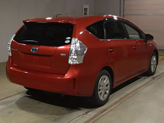 TOYOTA PRIUS ALPHA 2013
