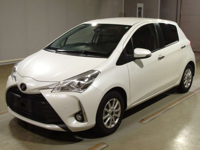 TOYOTA VITZ 2019