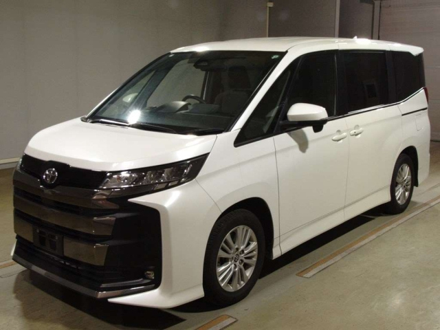 TOYOTA NOAH 2023