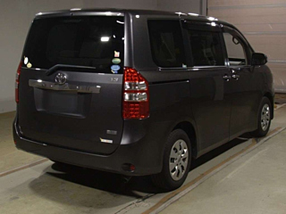 TOYOTA NOAH 2012