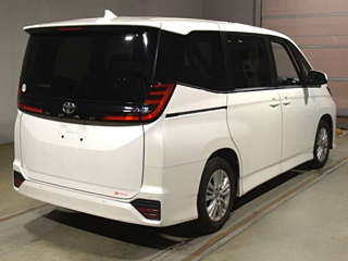 TOYOTA NOAH 2023