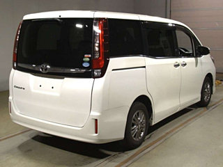 TOYOTA ESQUIRE 2016