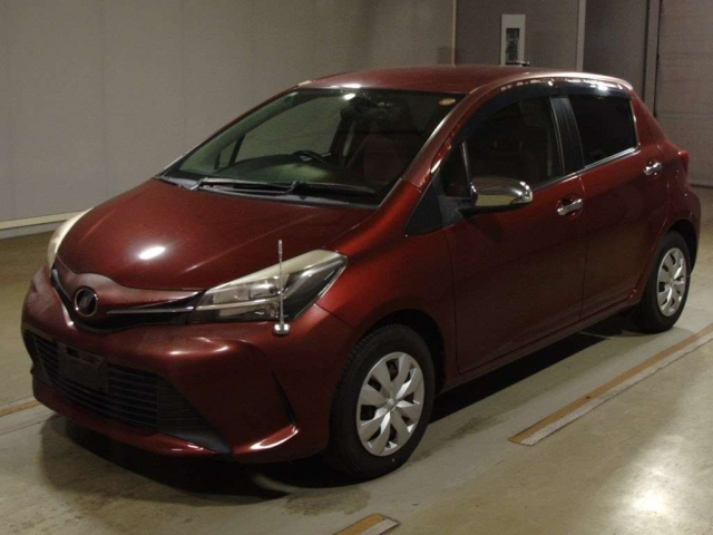 TOYOTA VITZ 2015