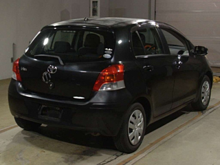 TOYOTA VITZ 2010
