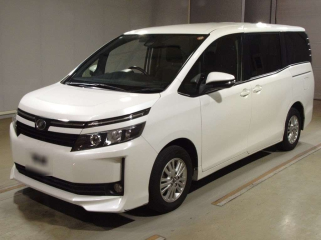 TOYOTA VOXY 2017
