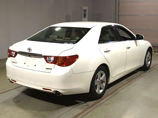 TOYOTA MARK X 2010