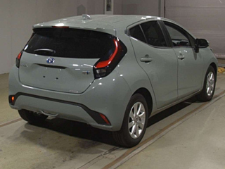 TOYOTA AQUA 2023