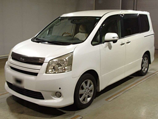 TOYOTA NOAH 2009