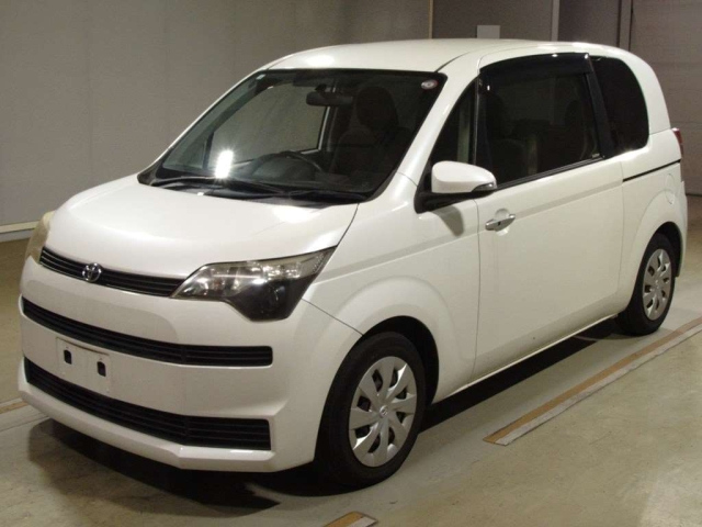 TOYOTA SPADE 2012