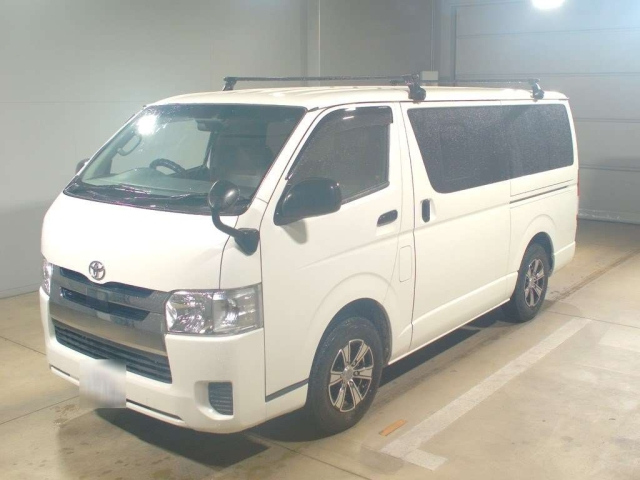 TOYOTA HIACE VAN 2018