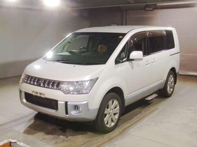 MITSUBISHI DELICA D5