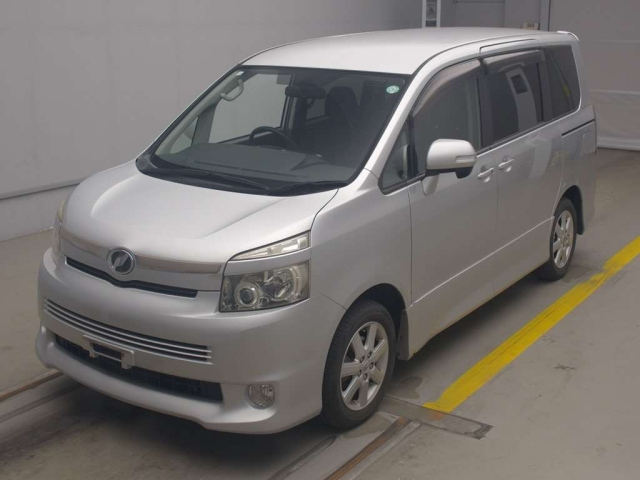 TOYOTA VOXY 2008