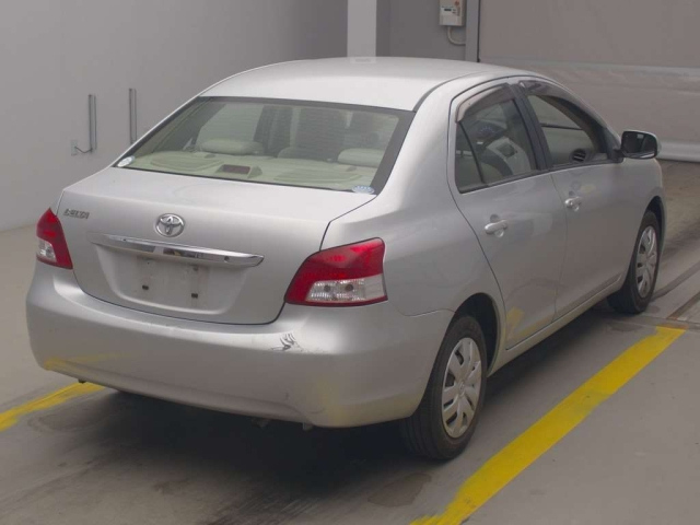 TOYOTA BELTA 2010