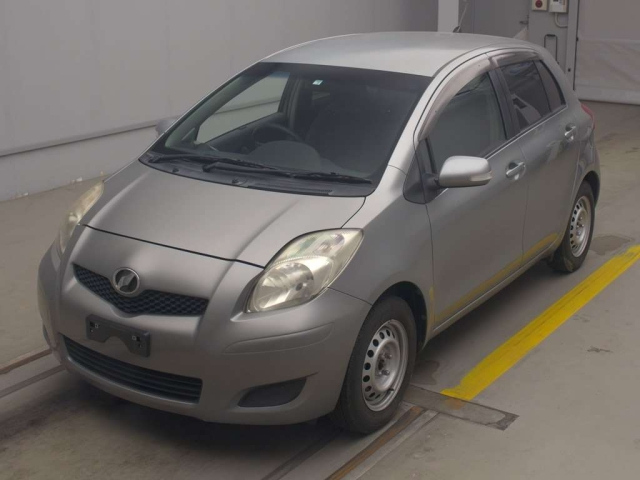 TOYOTA VITZ 2010