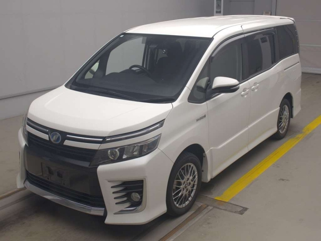 TOYOTA VOXY 2016