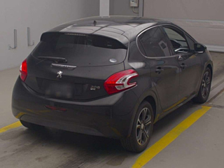 Заказать PEUGEOT 208