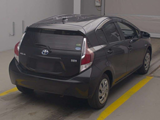 TOYOTA AQUA 2015