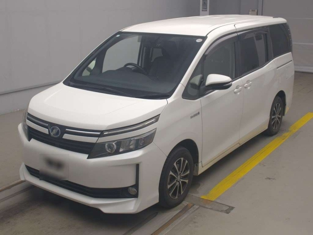 TOYOTA VOXY 2014