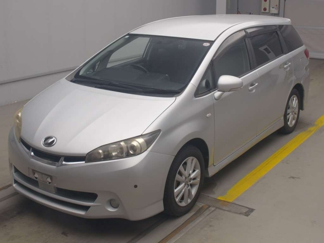 TOYOTA WISH 2010