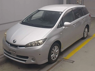 TOYOTA WISH 2010