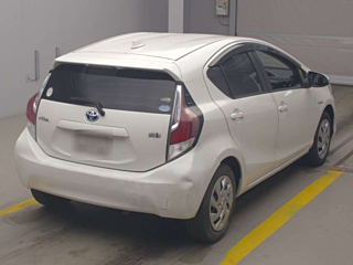 TOYOTA AQUA 2015
