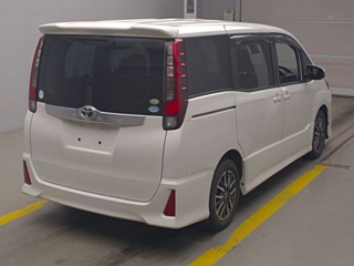 TOYOTA NOAH 2014