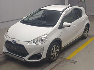 TOYOTA AQUA 2016