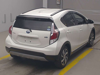 TOYOTA AQUA 2016