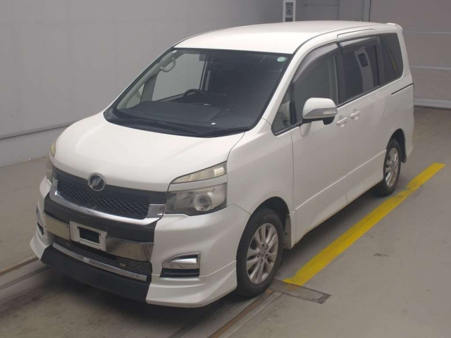 TOYOTA VOXY 2012