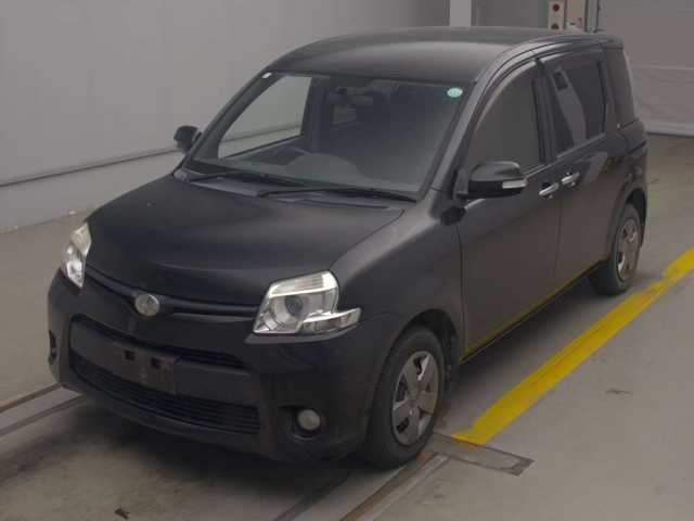 TOYOTA SIENTA 2013