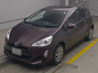 TOYOTA AQUA 2015
