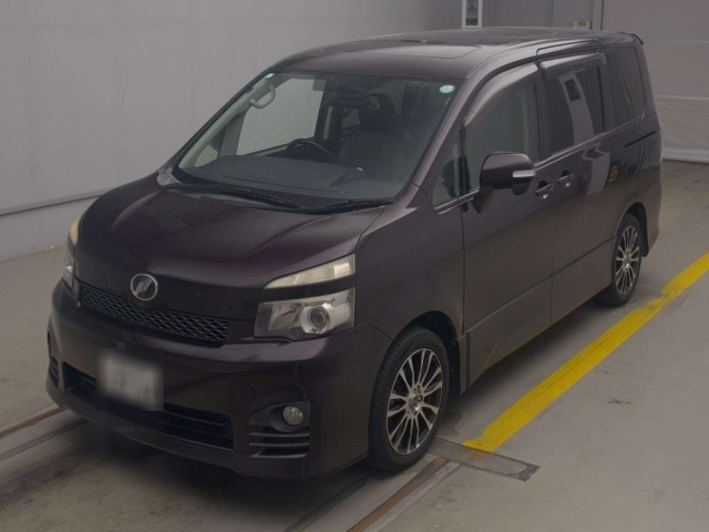 TOYOTA VOXY 2011