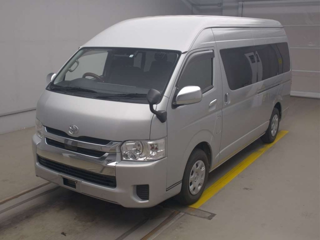 TOYOTA HIACE 2018