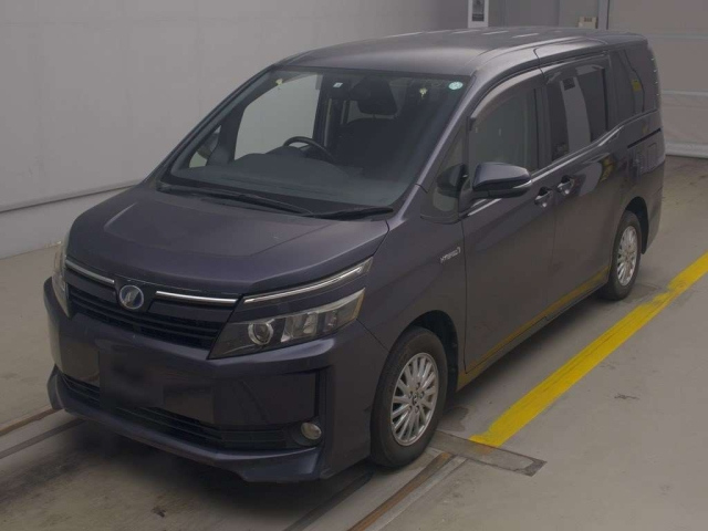 TOYOTA VOXY 2014