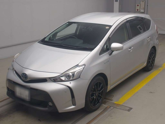 TOYOTA PRIUS ALPHA 2015
