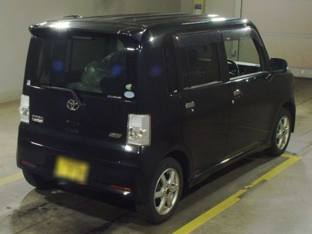 TOYOTA PIXIS SPACE 2013
