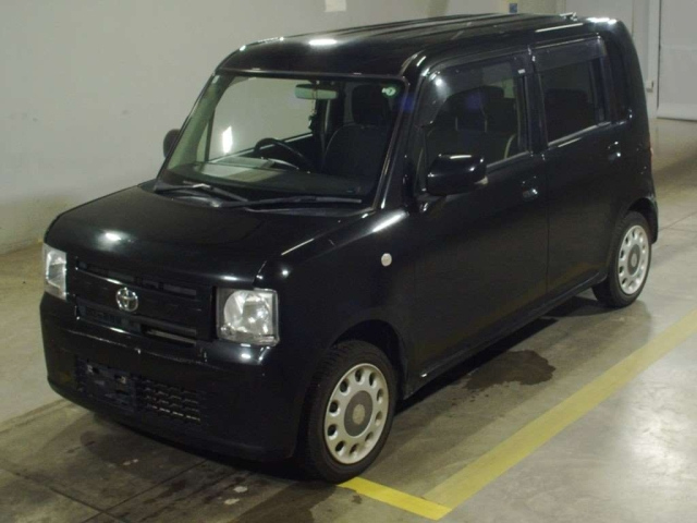 TOYOTA PIXIS SPACE 2013