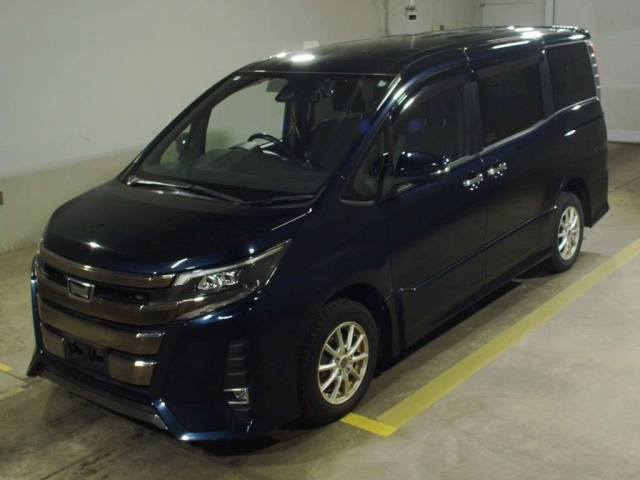 TOYOTA NOAH 2018