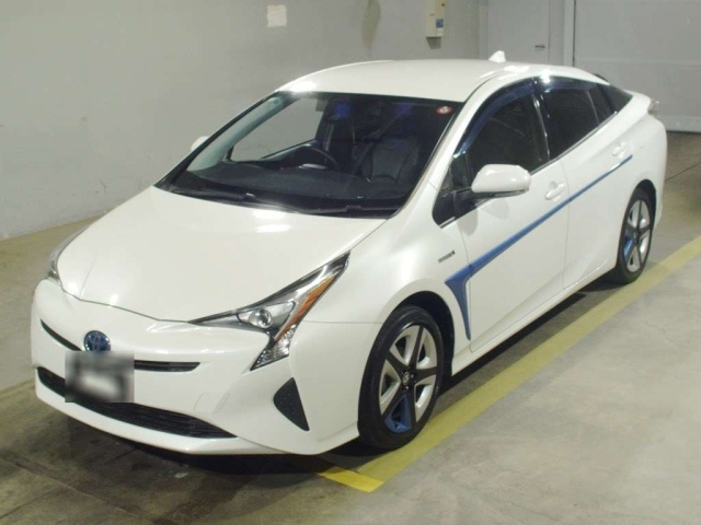 TOYOTA PRIUS 2016