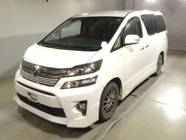 TOYOTA VELLFIRE 2013