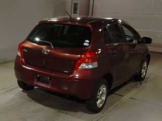 TOYOTA VITZ 2010
