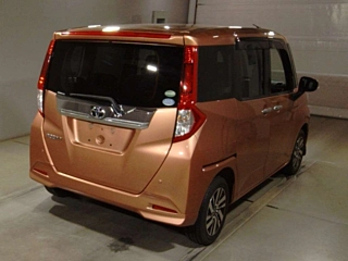 TOYOTA ROOMY 2018