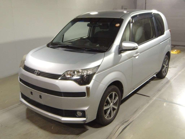 TOYOTA SPADE 2013